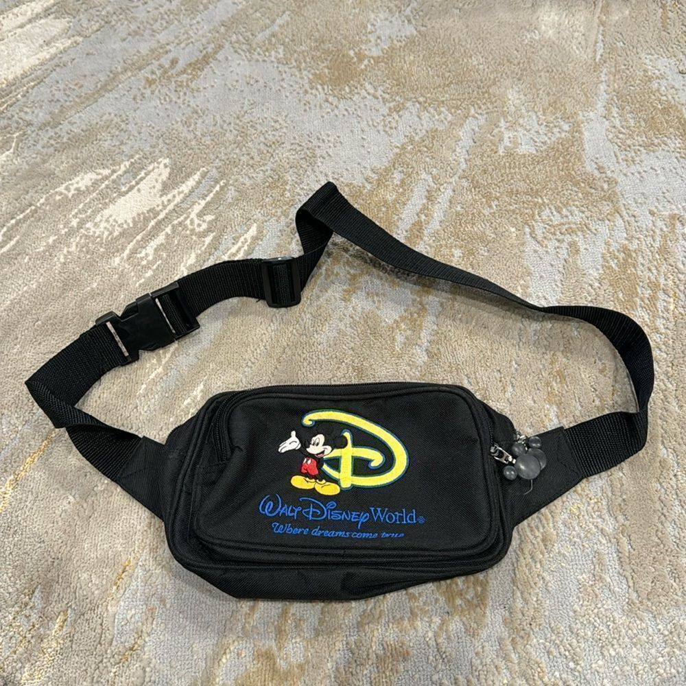 Hip Bag Fanny Pack Walt Disney World Where Dreams Come True Mickey Mouse Black